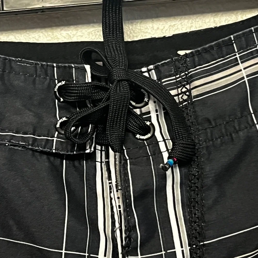 Hurley Mens Black White Plaid Board Shorts Swim Trunks Size 34 MBS0000750